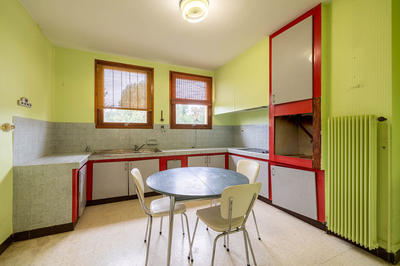 Maison - 202 m² - 9 pièces