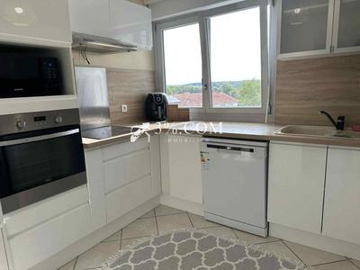 Appartement - 67 m² - 4 pièces