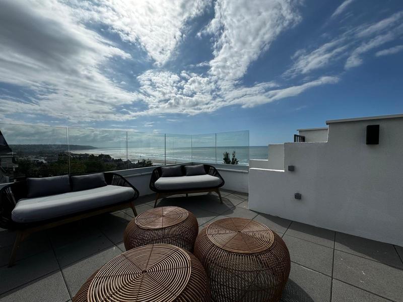 Maison contemporaine - 417 m² - 10 pièces