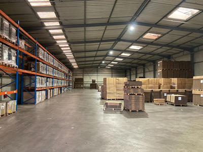 Local d'activité / Entrepôt - 1 210 m²