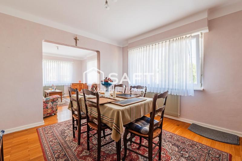 Maison - 203 m² - 8 pièces