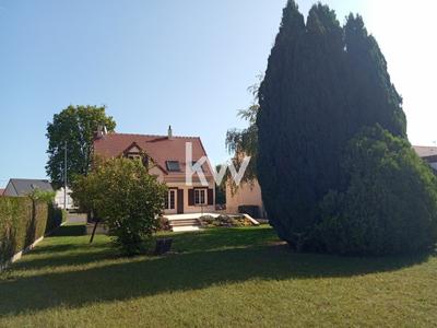 Maison - 162 m² - 8 pièces