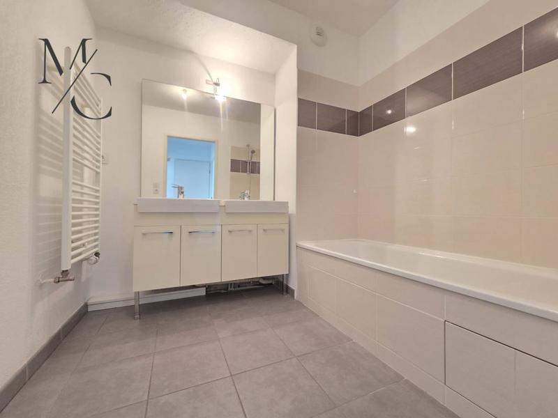 Appartement - 80 m² - 4 pièces