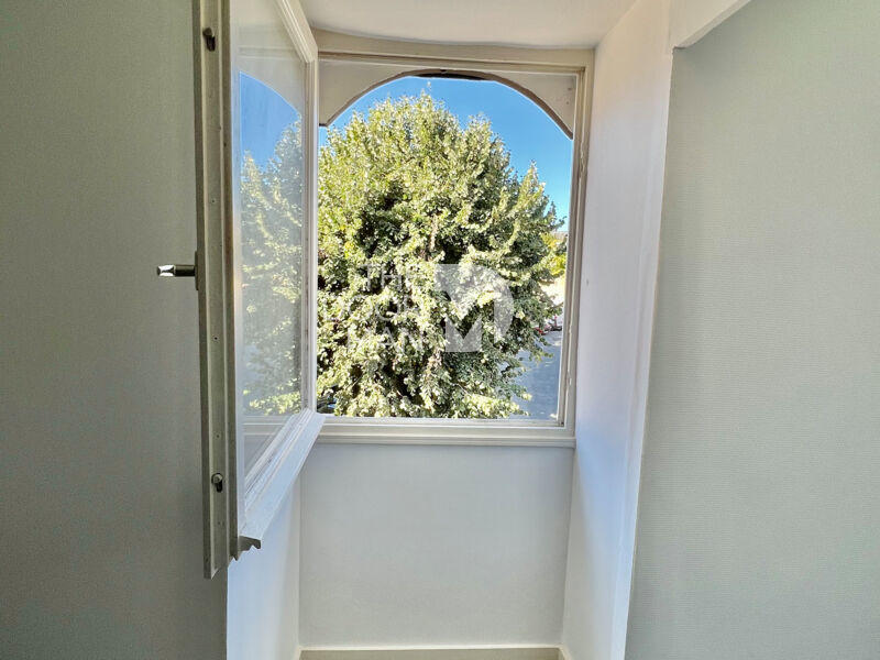 Immeuble - 98 m² - 5 pièces