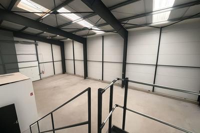 Local d'activités - 586 m²