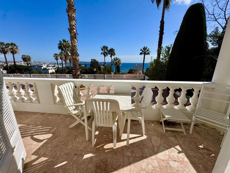 Appartement - 140 m² - 6 pièces