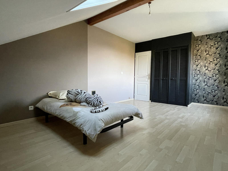 Maison - 211 m² - 7 pièces