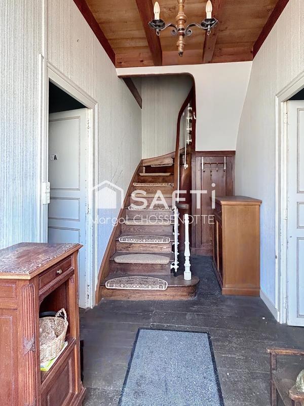 Maison - 264 m² - 7 pièces