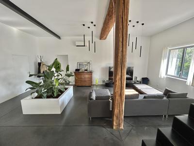 Maison - 239 m² - 5 pièces