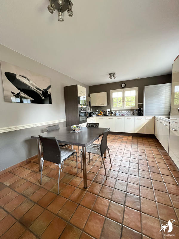 Maison - 140 m² - 9 pièces