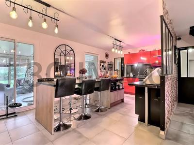 Maison - 183 m² - 7 pièces