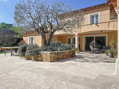 Villa - 240 m² - 7 pièces