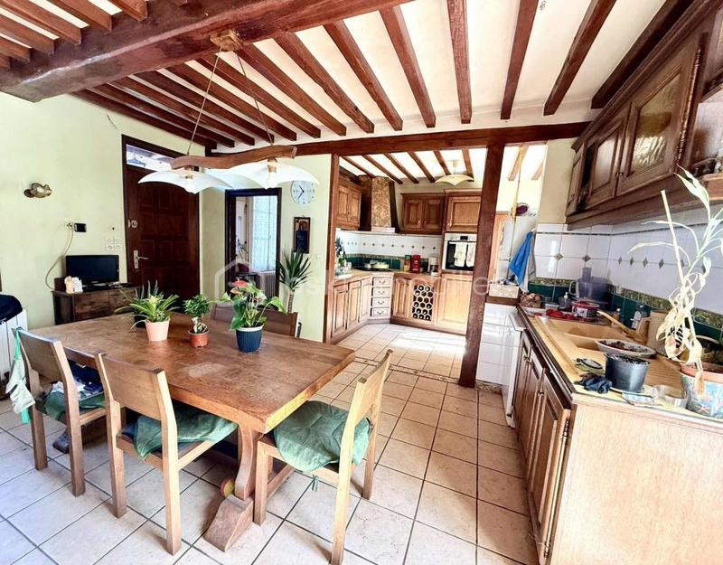 Maison - 256 m² - 9 pièces