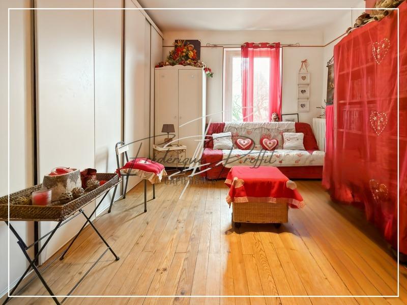 Maison - 210 m² - 5 pièces