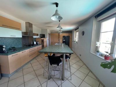 Maison - 470 m² - 12 pièces