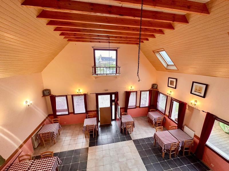 Local commercial - 128 m² - 2 pièces