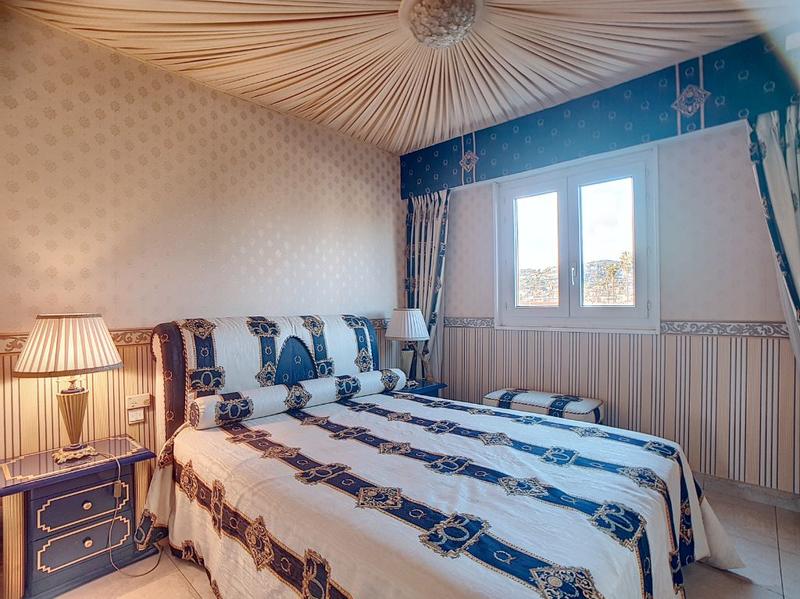 Appartement - 97 m² - 3 pièces