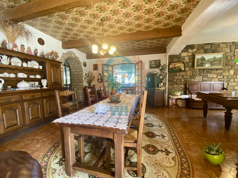 Maison - 420 m² - 17 pièces