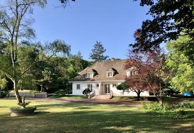 Propriété - 280 m² - 10 pièces