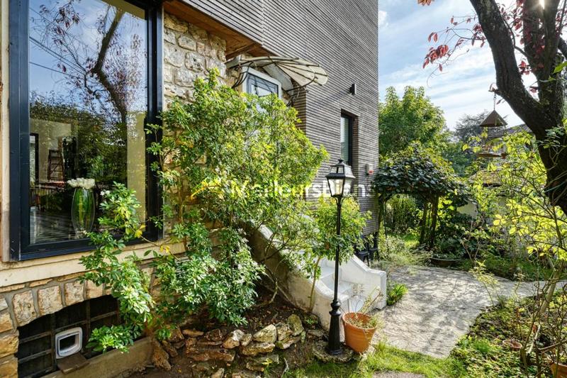 Maison - 184 m² - 8 pièces