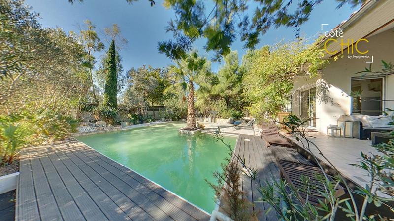 Maison - 254 m² - 7 pièces