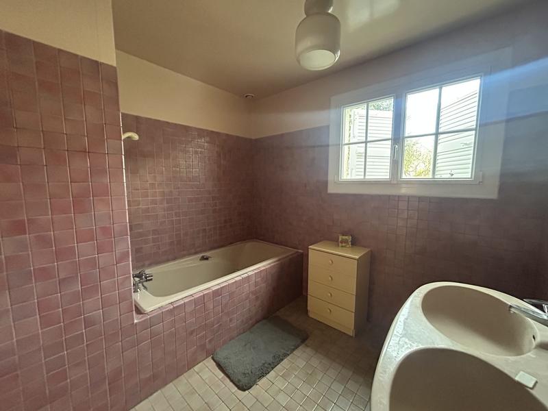 Maison traditionnelle - 160 m² - 8 pièces