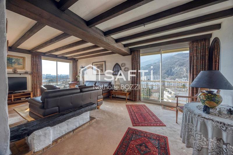 Appartement - 155 m² - 6 pièces