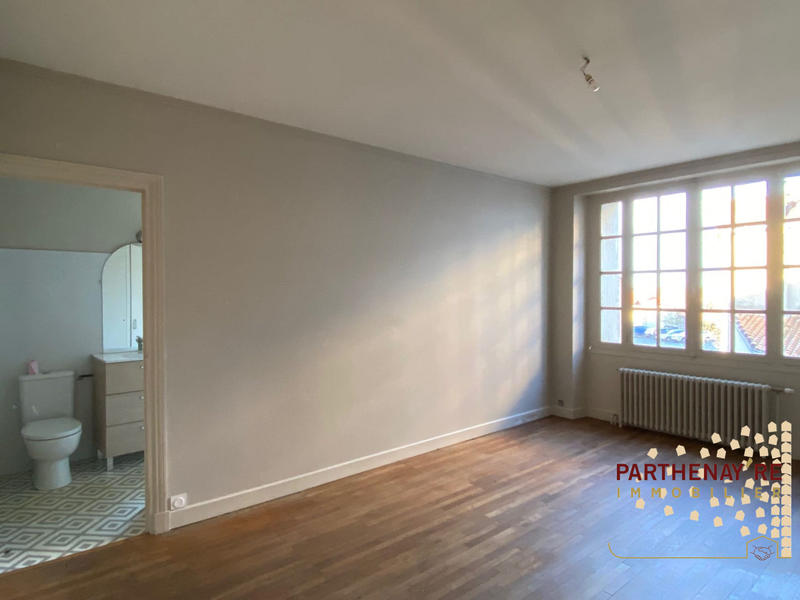Maison - 220 m² - 8 pièces