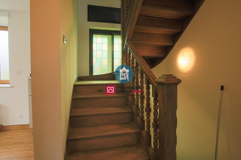 Maison - 260 m² - 9 pièces