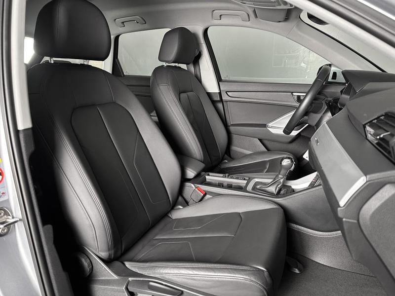 Audi Q3 - 35 Tdi 150ch s-Tronic Ja17p Virtual Cockpit Cuir Chauf Gps Camera Regul Clim 150 Ch 1°Main