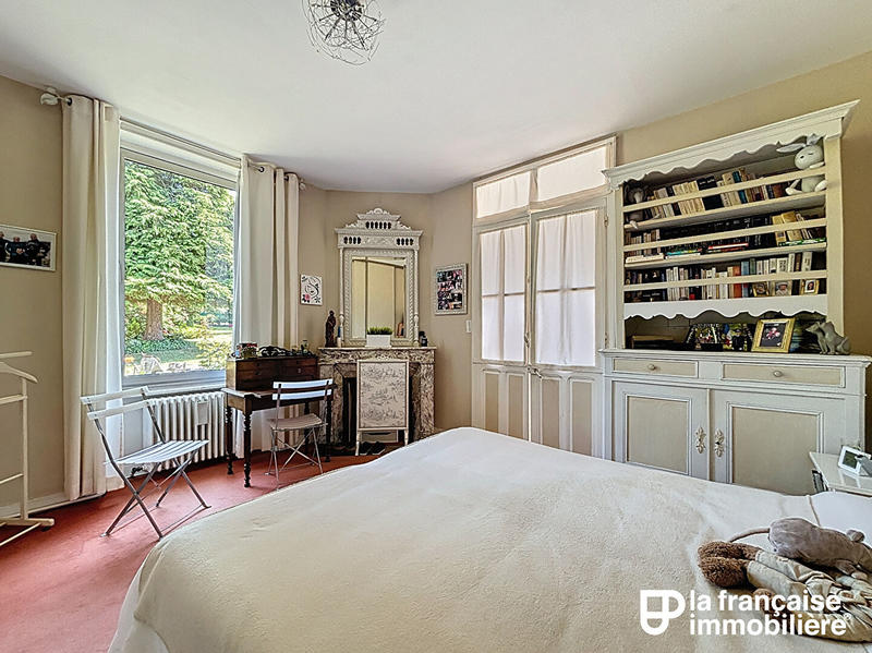 Maison - 249 m² - 8 pièces