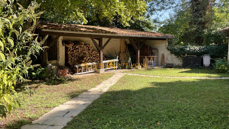 Maison - 250 m² - 7 pièces