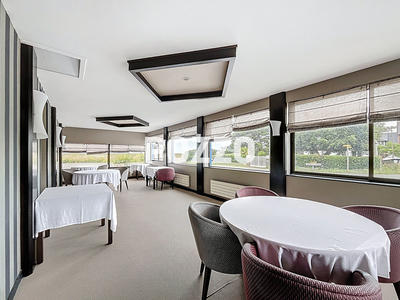 Maison - 265 m² - 8 pièces