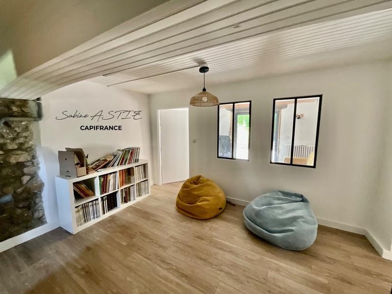 Maison - 259 m² - 9 pièces