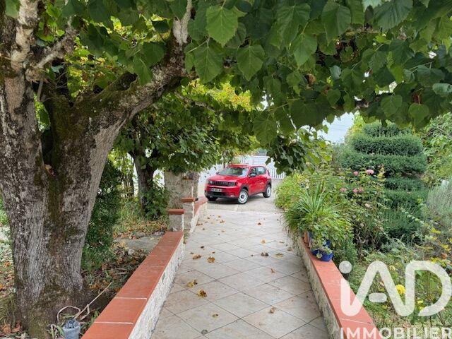 Maison - 218 m² - 6 pièces