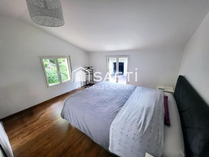 Maison - 340 m² - 11 pièces