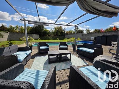 Maison - 234 m² - 8 pièces