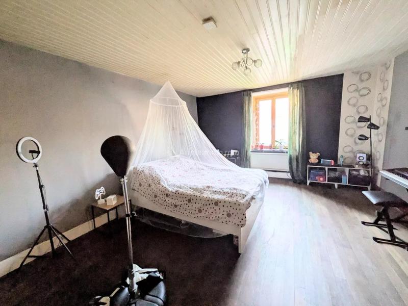 Maison - 196 m² - 6 pièces