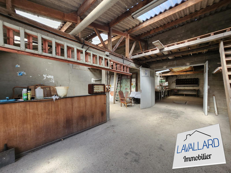 Parking / Garage - 65 m²