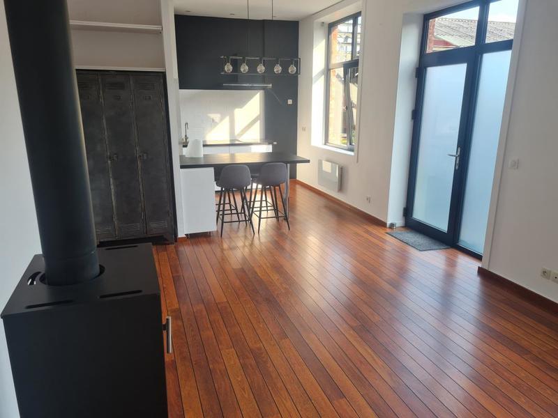 Loft - 76 m² - 2 pièces