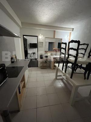 Appartement - 100 m² - 2 pièces