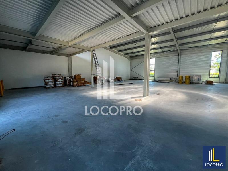 Local d'activité / Entrepôt - 997 m²
