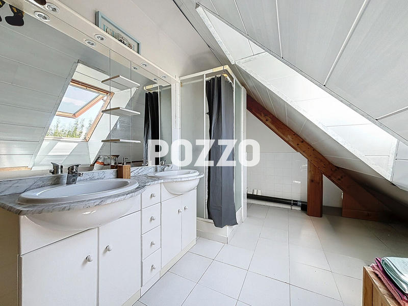 Maison - 134 m² - 8 pièces