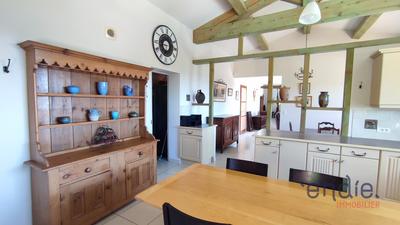 Maison - 228 m² - 6 pièces