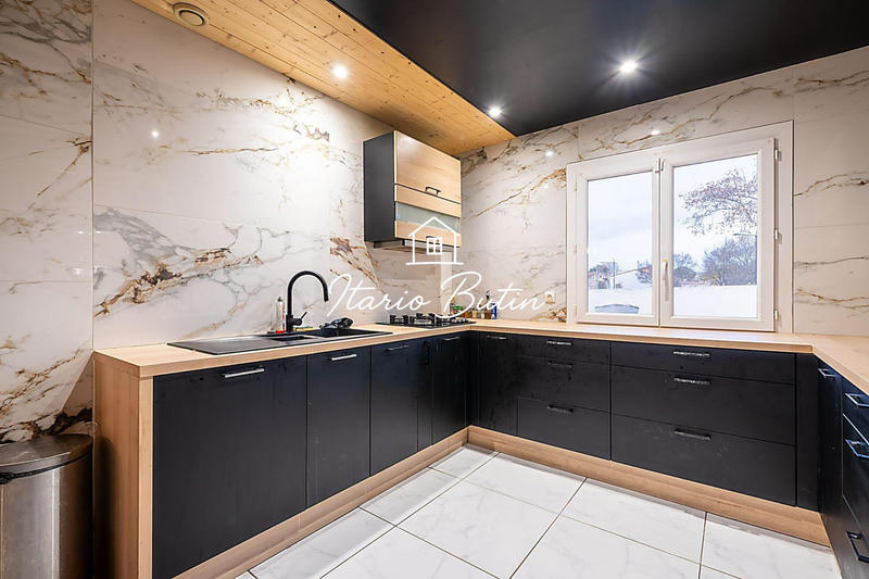 Villa - 145 m² - 6 pièces