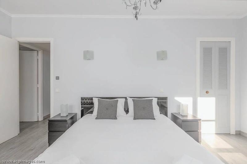 Appartement - 90 m² - 4 pièces