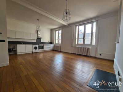 Appartement - 110 m² - 4 pièces