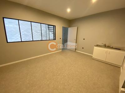 Local d'activité / Entrepôt - 165 m²