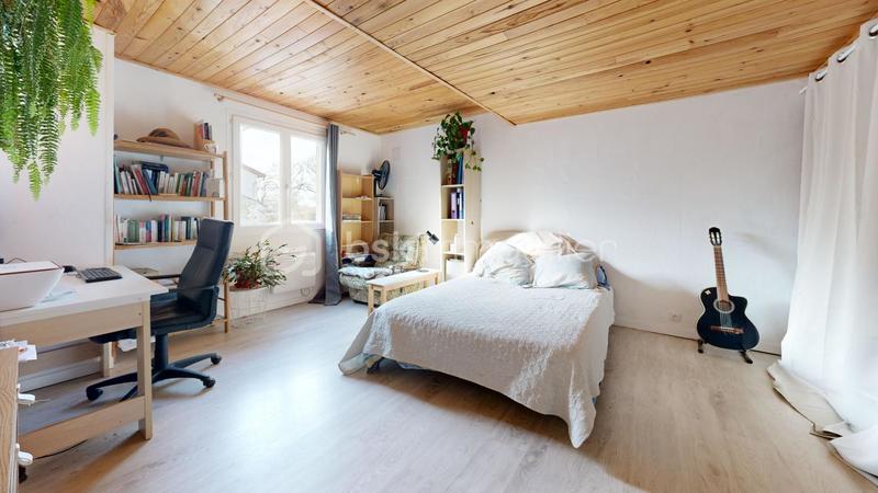 Maison - 218 m² - 9 pièces