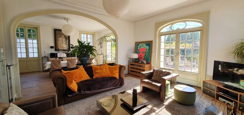 Hôtel particulier - 350 m² - 15 pièces